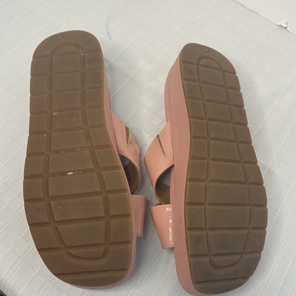 UGG Emily Sandals in light rose - Picture 6 of 9